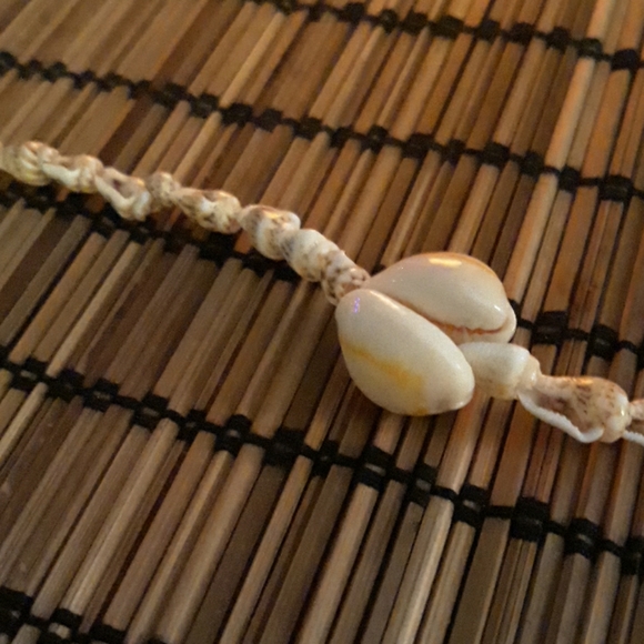 32 inch long real seashell necklace - Picture 5 of 6